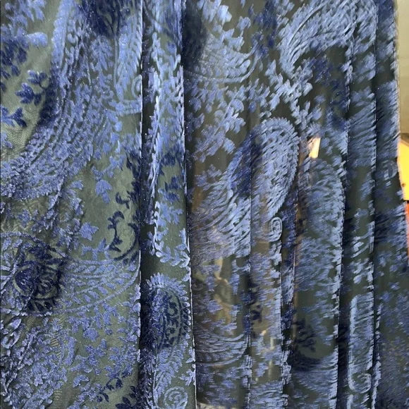 NWOT- Ariat Blue and Black Sheer Kimono with intricate blue velvet pattern - Picture 4 of 5
